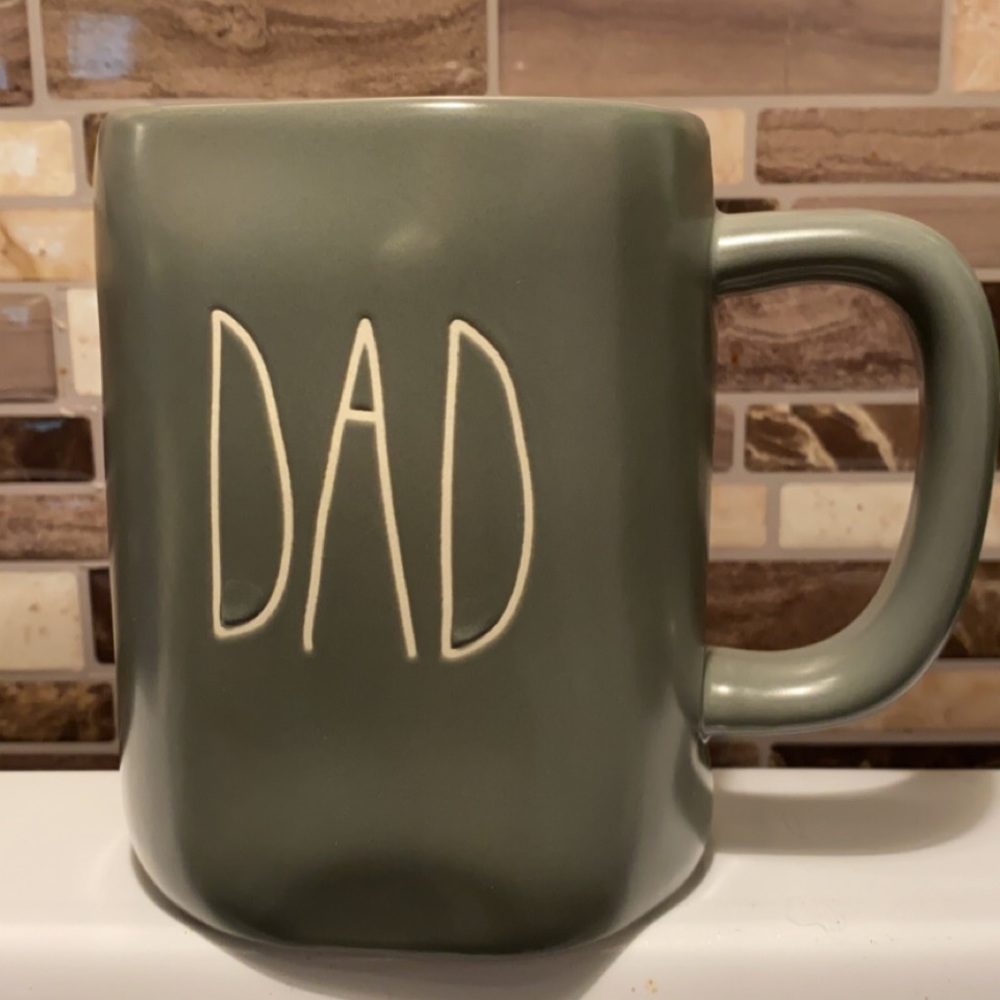 Rae Dunn - “DAD” Mug